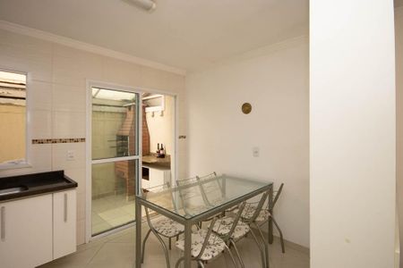 Casa para alugar com 65m², 2 quartos e 1 vagaCozinha 