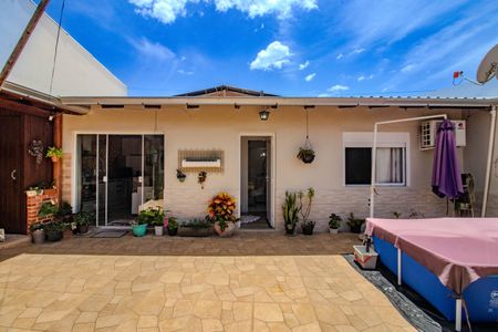 Casa à venda com 140m², 3 quartos e sem vagaCasa Fundos