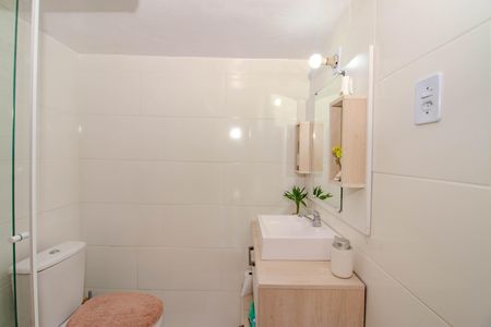 Casa à venda com 140m², 3 quartos e sem vagaBanheiro - Casa Fundos