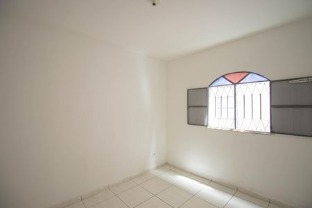 Quarto 1 de casa para alugar com 2 quartos, 65m² em Jardim Alcântara, São Gonçalo