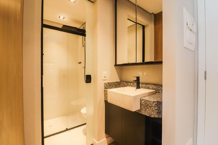 Banheiro de kitnet/studio à venda com 1 quarto, 33m² em Butantã, São Paulo