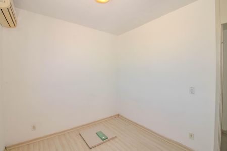 Quarto 1 de apartamento para alugar com 2 quartos, 43m² em Morro Santana, Porto Alegre