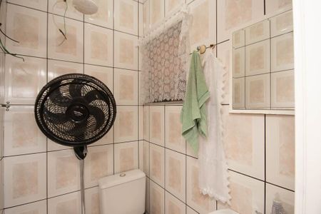 Casa à venda com 104m², 2 quartos e 1 vagaBanheiro 2