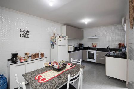 Casa à venda com 104m², 2 quartos e 1 vagaCozinha 