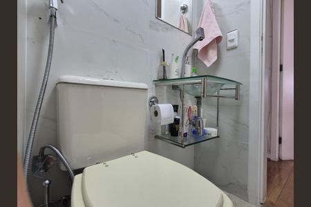 Apartamento à venda com 74m², 3 quartos e 1 vagaBanheiro suite 2