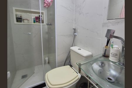 Apartamento à venda com 74m², 3 quartos e 1 vagaBanheiro suite 2
