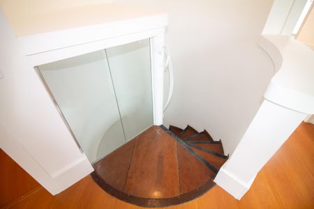 Apartamento para alugar com 129m², 3 quartos e 3 vagasEscada