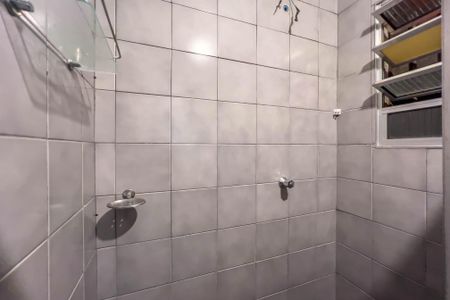 Banheiro de casa para alugar com 1 quarto, 50m² em Bosque da Saúde, São Paulo