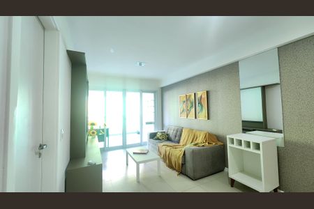 Sala de apartamento para alugar com 1 quarto, 70m² em Ondina, Salvador