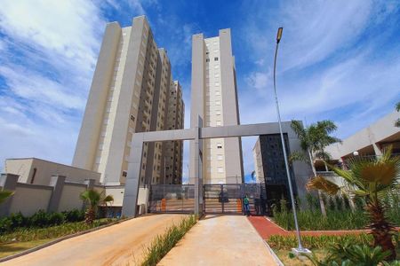 Apartamento à venda com 56m², 2 quartos e 1 vagaFachada e Portaria 