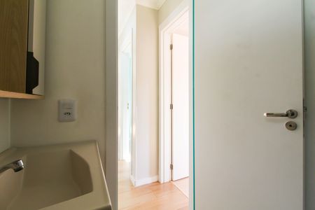 Banheiro de apartamento à venda com 2 quartos, 45m² em Centro, Canoas