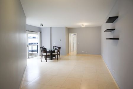 Sala de apartamento para alugar com 3 quartos, 76m² em Vila Olímpia, São Paulo