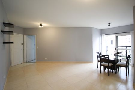 Sala de apartamento para alugar com 3 quartos, 76m² em Vila Olímpia, São Paulo
