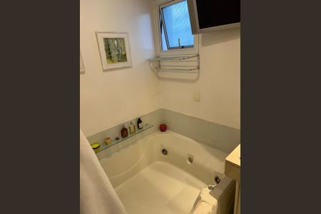 Apartamento à venda com 4 quartos, 208m² em Santa Cecilia, São Paulo