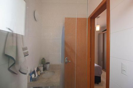 Casa de condomínio à venda com 55m², 2 quartos e 1 vagaBanheiro da Suíte 1