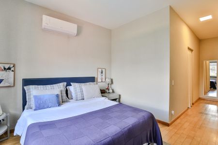 Casa de condomínio à venda com 464m², 5 quartos e 6 vagas