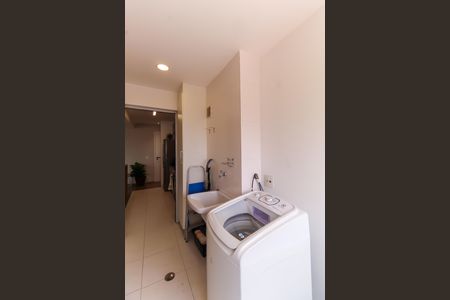 Apartamento à venda com 75m², 2 quartos e 1 vagaÁrea de Serviço