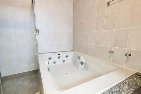 Casa à venda com 400m², 4 quartos e 4 vagasBanheiros