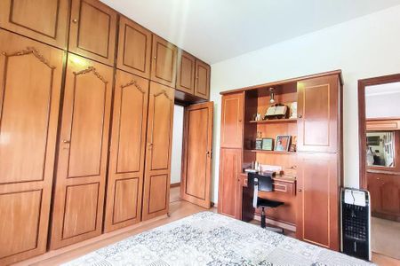 Casa à venda com 400m², 4 quartos e 4 vagasDormitorios