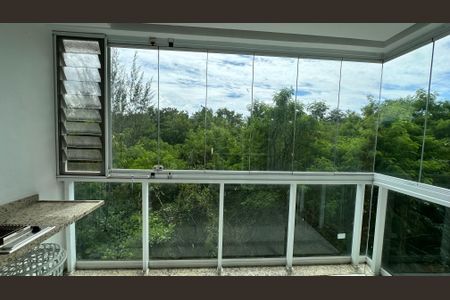 Apartamento à venda com 66m², 2 quartos e 1 vaga Apartamento à venda com 66m², 2 quartos e 1 vagaVaranda