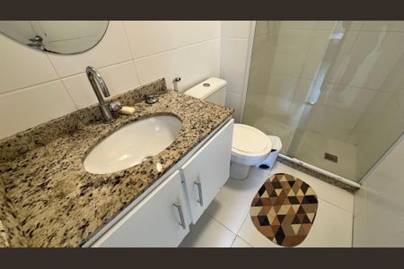 Apartamento à venda com 66m², 2 quartos e 1 vaga Apartamento à venda com 66m², 2 quartos e 1 vagaBanheiro Social