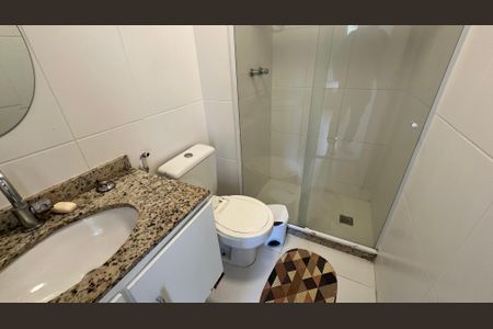 Apartamento à venda com 66m², 2 quartos e 1 vaga Apartamento à venda com 66m², 2 quartos e 1 vagaBanheiro Social
