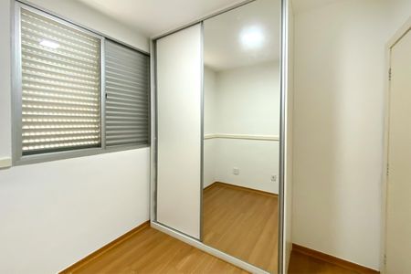 Quarto 1 de apartamento para alugar com 3 quartos, 90m² em Salgado Filho, Belo Horizonte