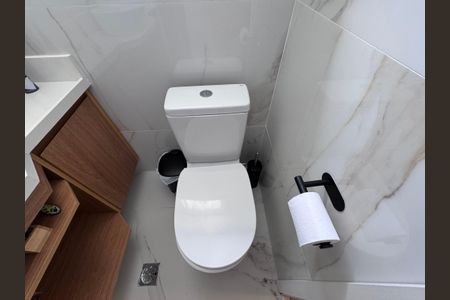 Apartamento para alugar com 197m², 2 quartos e 1 vaga Apartamento para alugar com 197m², 2 quartos e 1 vagaSuíte 1 - Banheiro