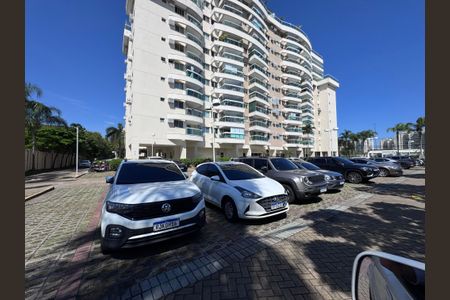 Apartamento para alugar com 197m², 2 quartos e 1 vaga Apartamento para alugar com 197m², 2 quartos e 1 vagaFachada
