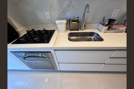 Apartamento para alugar com 197m², 2 quartos e 1 vaga Apartamento para alugar com 197m², 2 quartos e 1 vagaCozinha e Área de Serviço