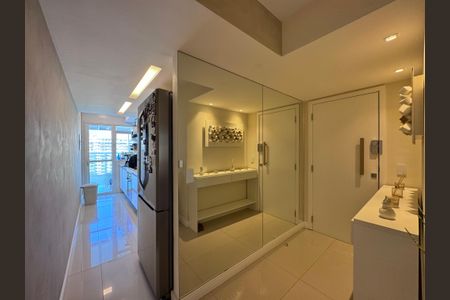 Apartamento para alugar com 197m², 2 quartos e 1 vaga Apartamento para alugar com 197m², 2 quartos e 1 vagaSala