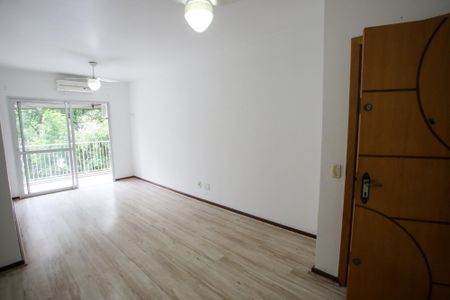 Sala de apartamento à venda com 2 quartos, 60m² em Taquara, Rio de Janeiro