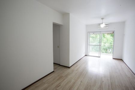 Sala de apartamento à venda com 2 quartos, 60m² em Taquara, Rio de Janeiro