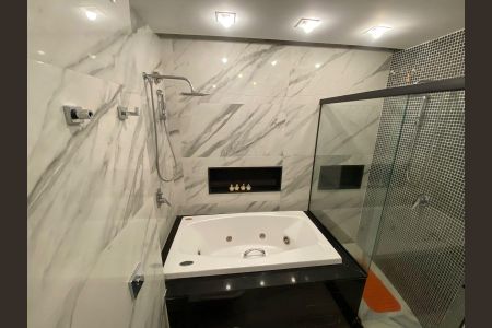 Banheiro de apartamento para alugar com 1 quarto, 60m² em Copacabana, Rio de Janeiro