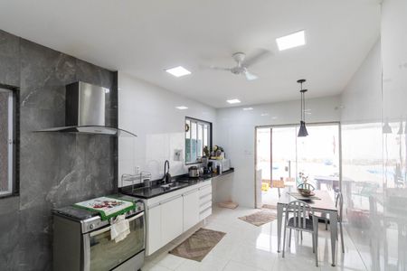 Casa para alugar com 320m², 2 quartos e 3 vagasCozinha