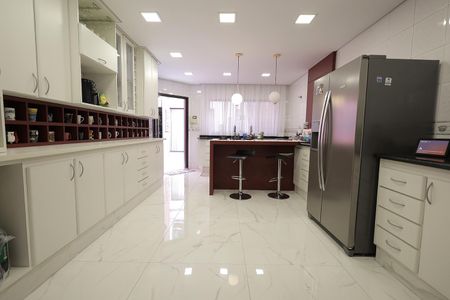 Casa para alugar com 335m², 4 quartos e 4 vagas Casa para alugar com 335m², 4 quartos e 4 vagasCozinha