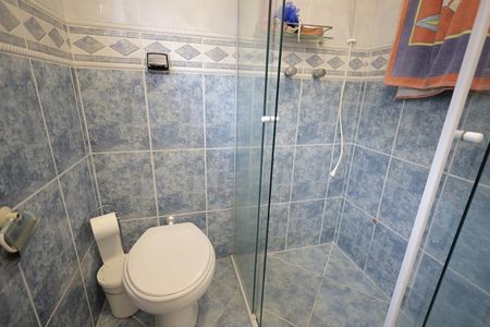 Casa para alugar com 335m², 4 quartos e 4 vagas Casa para alugar com 335m², 4 quartos e 4 vagasBanheiro Suíte 1