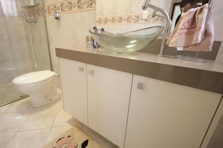 Casa para alugar com 335m², 4 quartos e 4 vagas Casa para alugar com 335m², 4 quartos e 4 vagasBanheiro Suíte 3