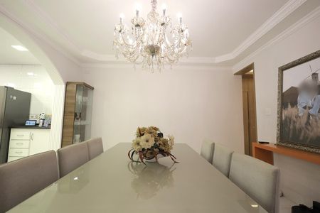 Casa para alugar com 335m², 4 quartos e 4 vagas Casa para alugar com 335m², 4 quartos e 4 vagasSala de Jantar