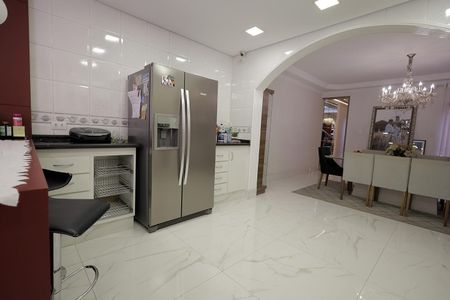 Casa para alugar com 335m², 4 quartos e 4 vagas Casa para alugar com 335m², 4 quartos e 4 vagasCozinha