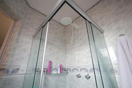 Casa para alugar com 335m², 4 quartos e 4 vagas Casa para alugar com 335m², 4 quartos e 4 vagasBanheiro Suíte 2