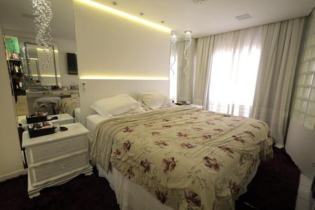 Casa para alugar com 335m², 4 quartos e 4 vagas Casa para alugar com 335m², 4 quartos e 4 vagasQuarto Suíte 4