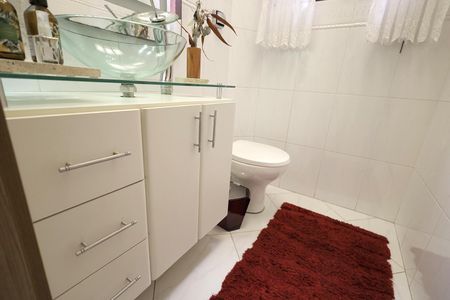 Casa para alugar com 335m², 4 quartos e 4 vagas Casa para alugar com 335m², 4 quartos e 4 vagasBanheiro