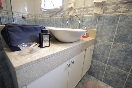 Casa para alugar com 335m², 4 quartos e 4 vagas Casa para alugar com 335m², 4 quartos e 4 vagasBanheiro Suíte 1