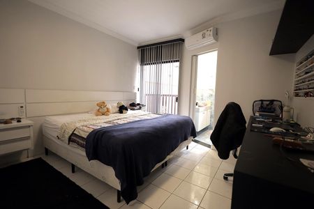 Casa para alugar com 335m², 4 quartos e 4 vagas Casa para alugar com 335m², 4 quartos e 4 vagasQuarto Suíte 1
