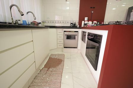Casa para alugar com 335m², 4 quartos e 4 vagas Casa para alugar com 335m², 4 quartos e 4 vagasCozinha