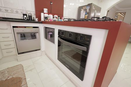 Casa para alugar com 335m², 4 quartos e 4 vagas Casa para alugar com 335m², 4 quartos e 4 vagasCozinha