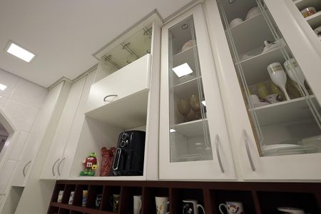 Casa para alugar com 335m², 4 quartos e 4 vagas Casa para alugar com 335m², 4 quartos e 4 vagasCozinha