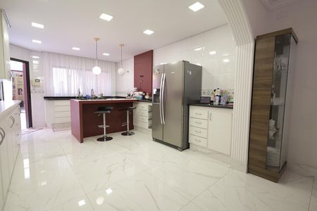 Casa para alugar com 335m², 4 quartos e 4 vagas Casa para alugar com 335m², 4 quartos e 4 vagasCozinha