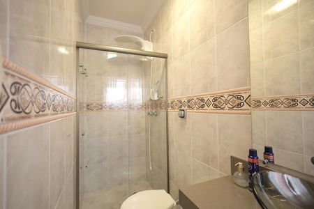 Casa para alugar com 335m², 4 quartos e 4 vagas Casa para alugar com 335m², 4 quartos e 4 vagasBanheiro Suíte 3